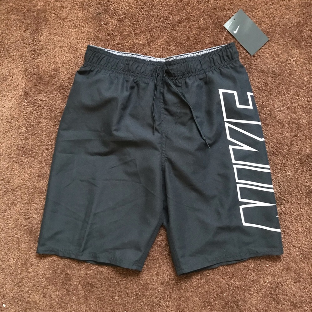 NWT Men’s Nike 9” Volley Swim Trunks Board Shorts